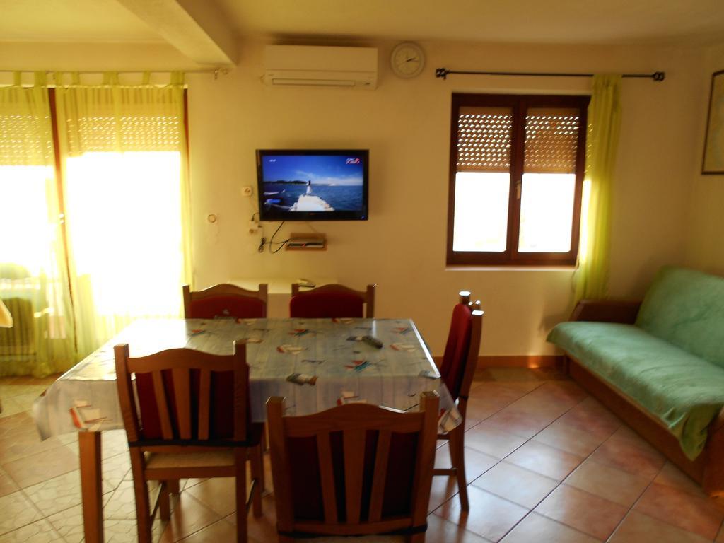 Apartments U Kapetana Пунат Стая снимка